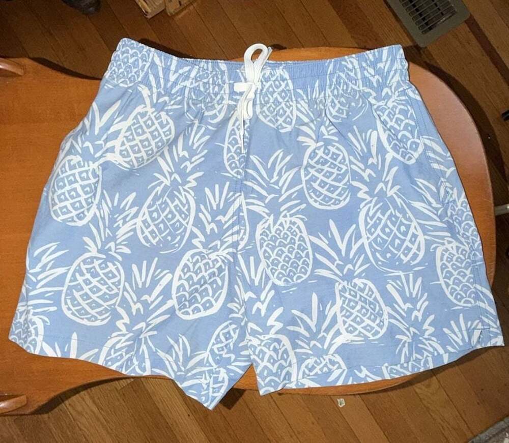 Chubbies Men's Pineapple Print Swim Trunks Size Small  inseam 5.5"